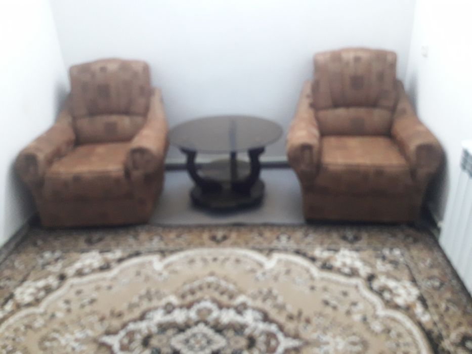 Продамуголок.2.кресла.и.столик