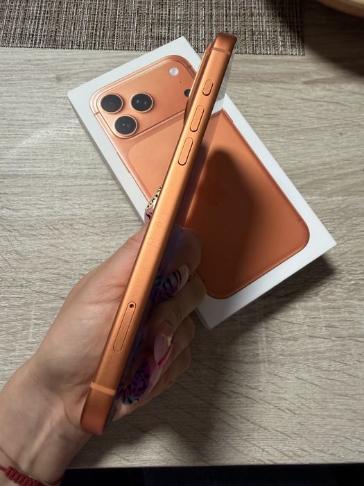 iPhone 17 Pro Max, 512GB, Space Orange