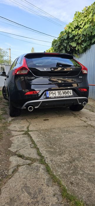 Volvo v40 R-Design D4 190cp
