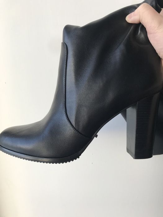 Продам кожаные сапоги