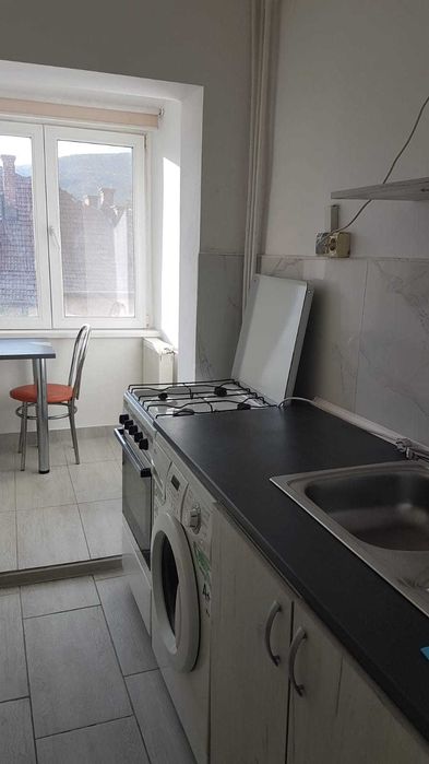 Inchiriez garsoniera spatioasa zona Traian