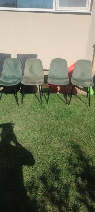 Vând set de 4 scaune bucătărie/living verde smarald