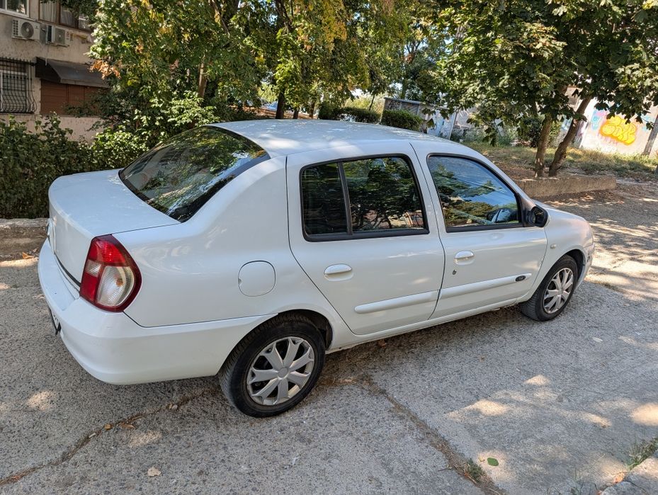 Vând Renault Clio