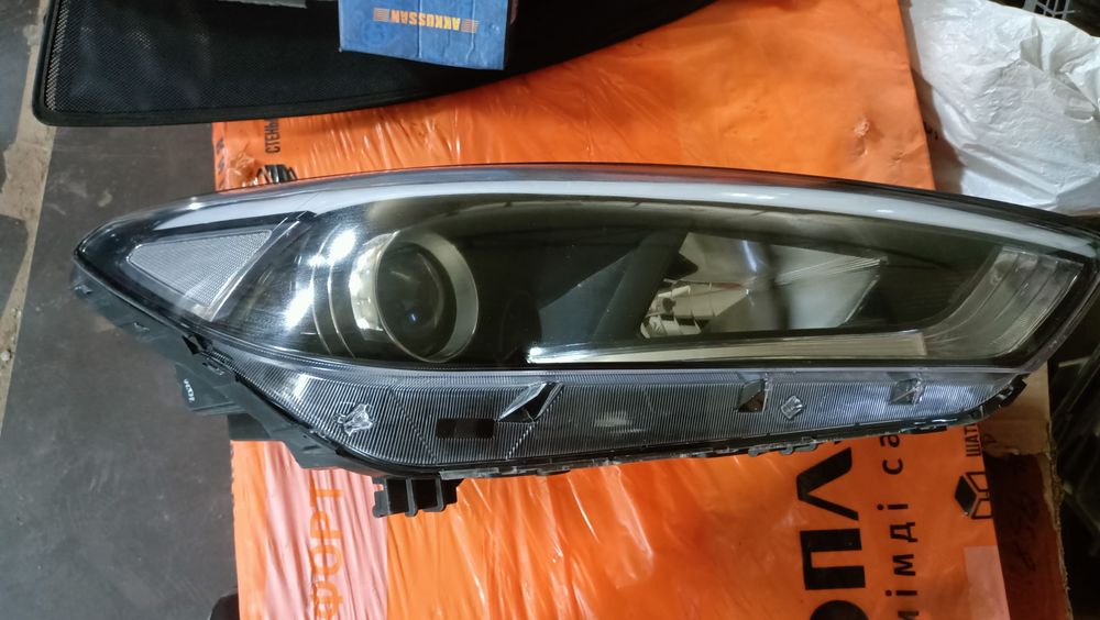Фары передние  Hyundai Tucson