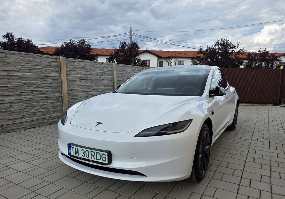 TESLA Model 3