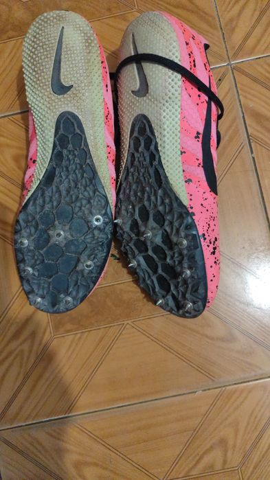 Adidași Nike alergare