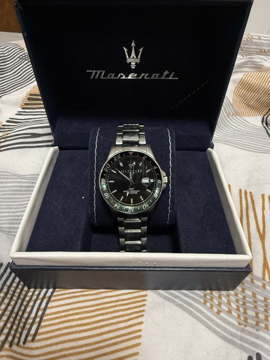 Часовник Maserati Sfida GMT