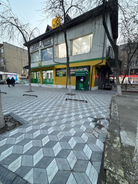 Продается отдельно стоящее здание 1200 квм
