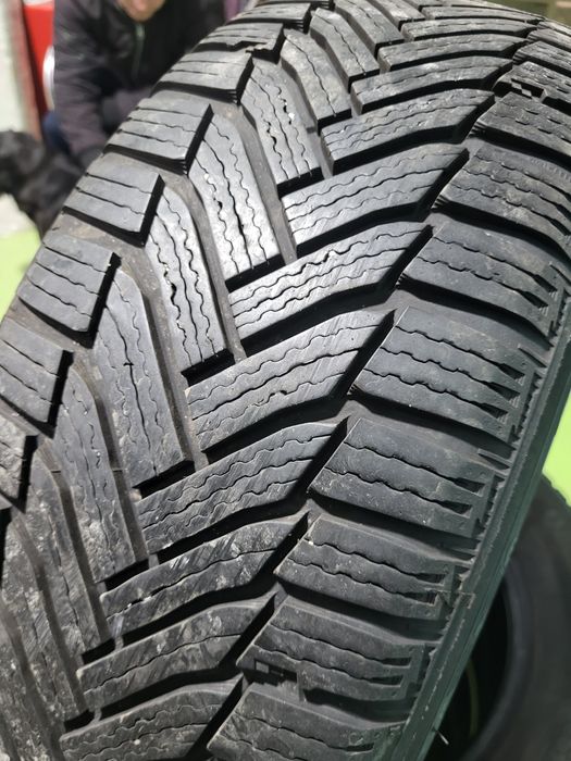 2 бр зимни 205/60/16 Michelin