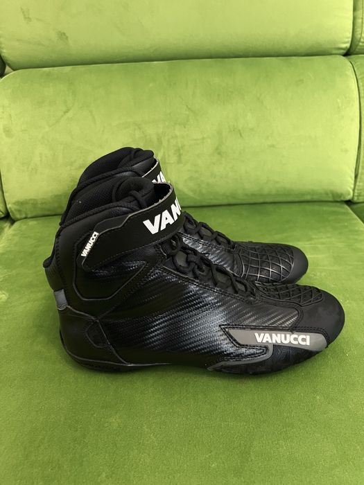 Ghete moto Vanucci nr 43 ca noi