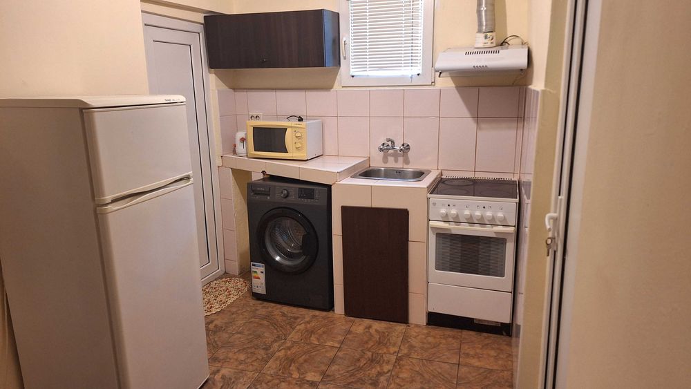 Дава се под наем Етаж от къща в София, Надежда 1 - 100 кв.м за 229.5 € - Снимка #4