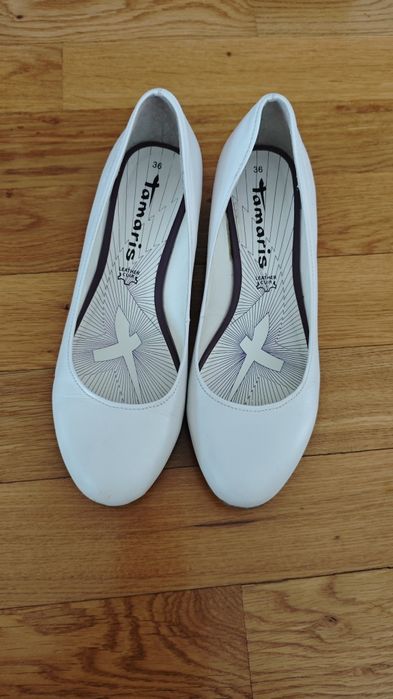 Pantofi albi Tamaris