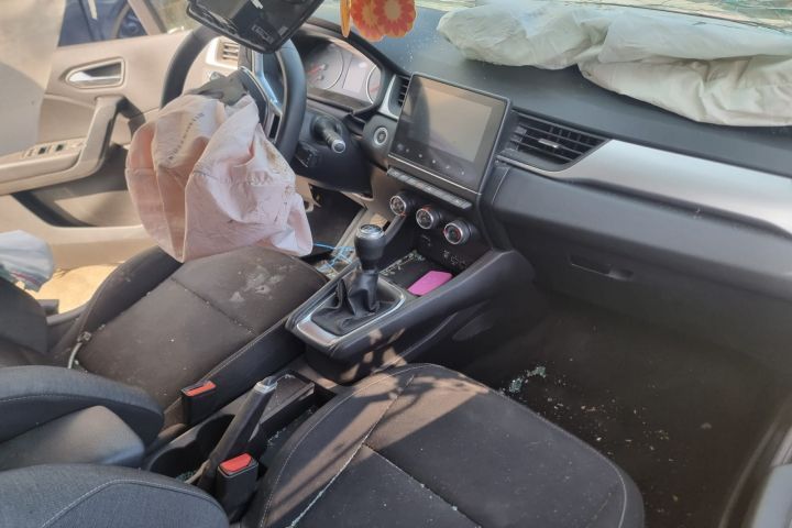 Volan in 3 spite cu comenzi 484002607r Renault Captur 2  [din 2019 pana  2020] seria