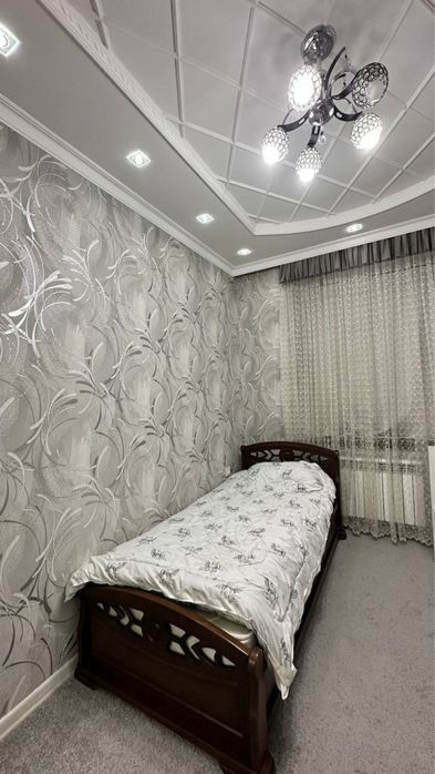 Ижарага берилади 3 хонали 5 этаж 500$. Адрес Аэропорт.