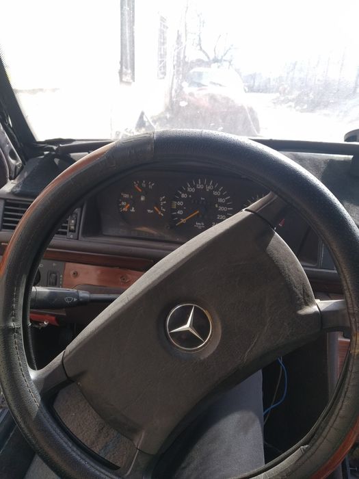 Мерседес Бенц 230