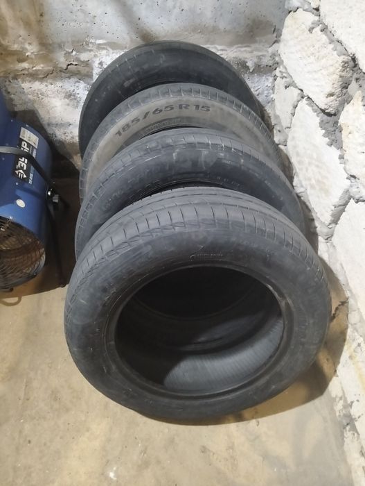 Продам шины на R15