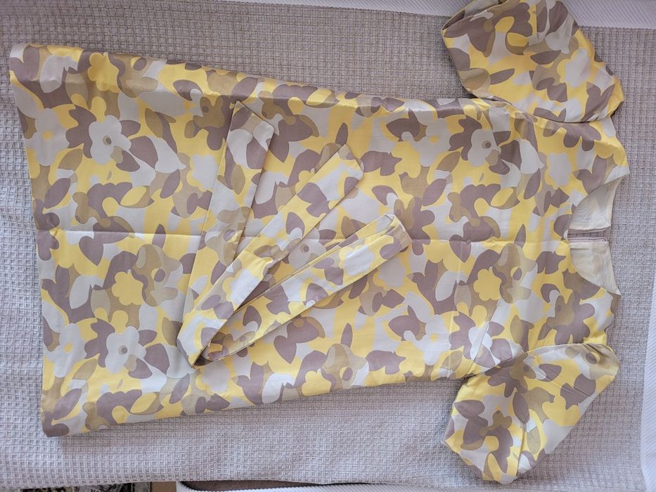 Красивое платье с ремнем