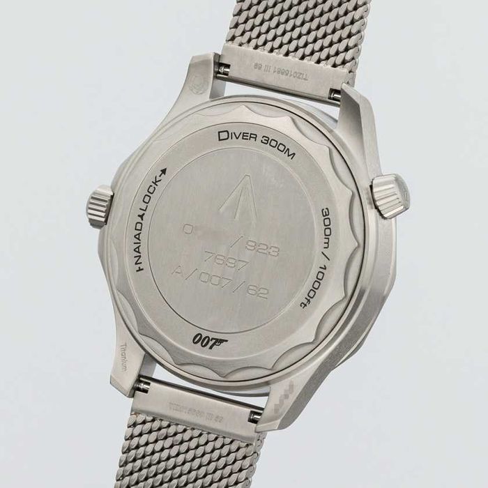 Omega Seamaster Diver 300m 007 Edition Titanium