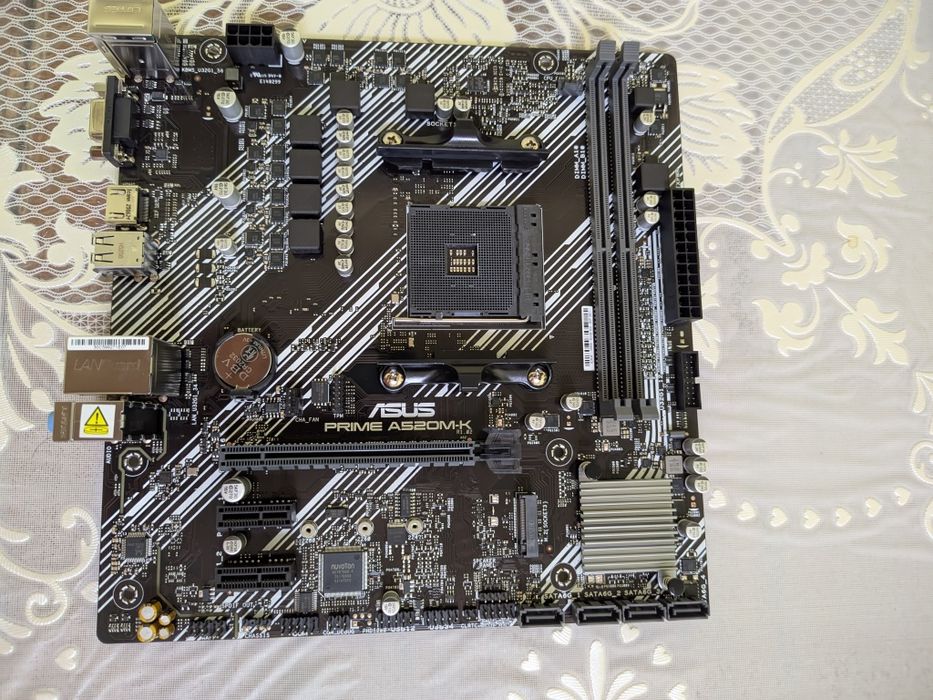 Новая материнская плата ASUS Prime A520M-K R1.02

Продается новая ASUS