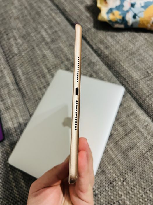 iPad 6 (2018) – Gold – 32 GB + Husă