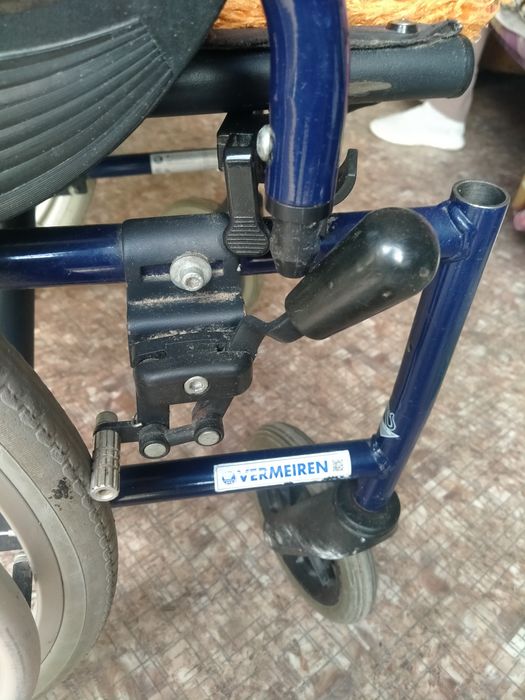 Инвалидное кресло