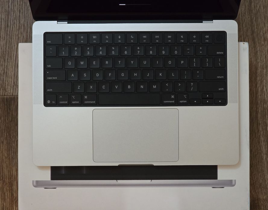 MacBook Pro 14 M5 16/512 (3 цикла)