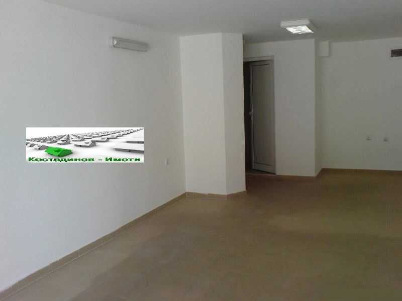 Дава се под наем Магазин в Пловдив, Каменица 2 - 38 кв.м за 298.86 € - Снимка #1