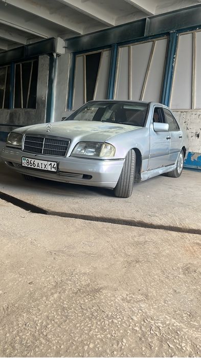 Продам мерседес w202 c180 автомат.