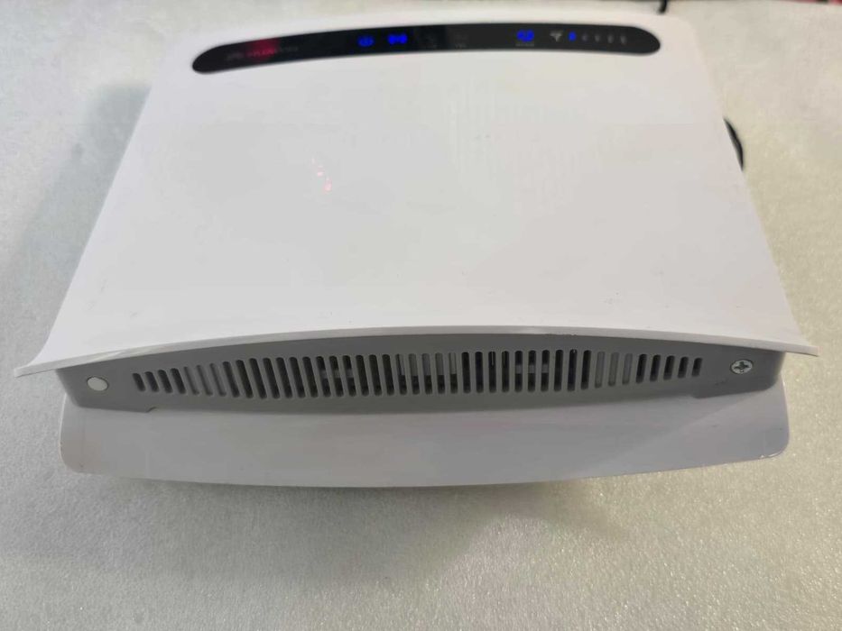 Router 4G Huawei B593s-22 LTE Cat4 150Mbps Liber de Rețea Wi-Fi 300Mb