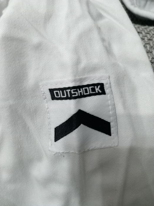 Vând kimono copii outshock mărimea 110