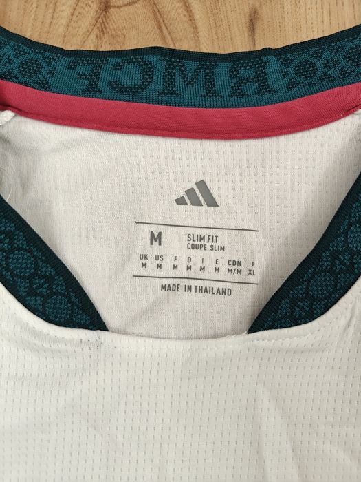 Tricou Real Madrid Acasă / Ediție Specială - Nou cu Etichetă - Mărimea M