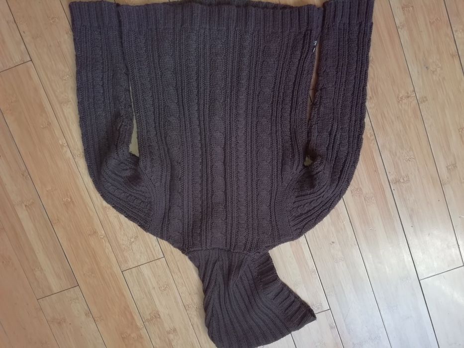 Различни модели дрехи в снимките ръст 140