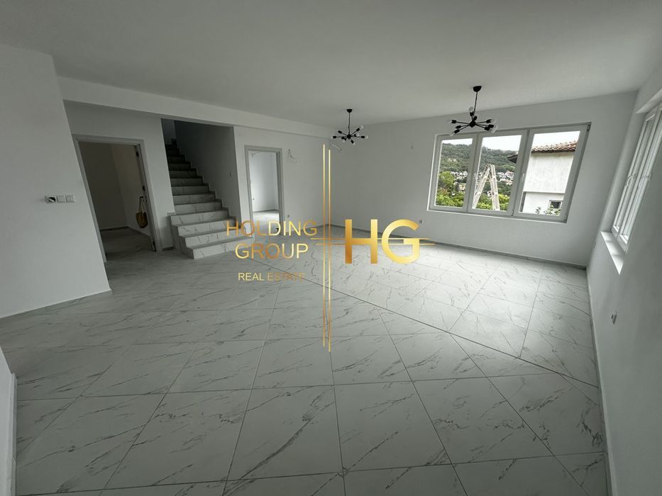 Продава се Къща в Балчик - 218 кв.м за 1078 €/кв.м - Снимка #2