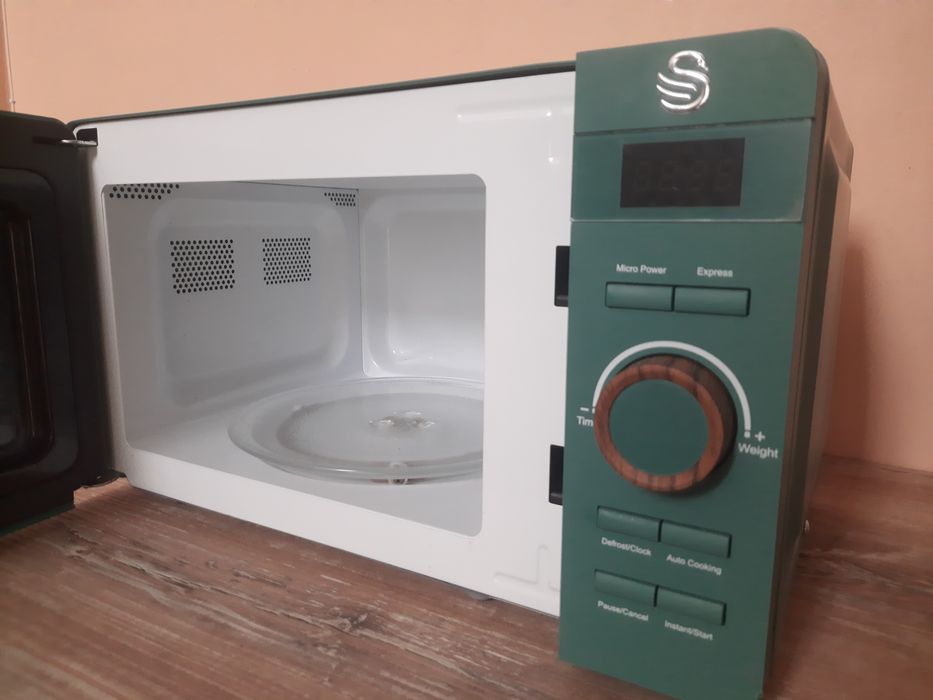 Микровълнова Swan Италианска