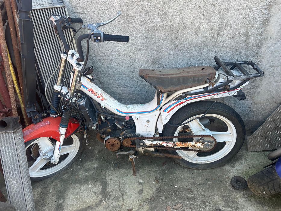 2 Scuter ,1 piagio x9 250 cmc ,1 aprilia leonardo de 125 cmc + moped