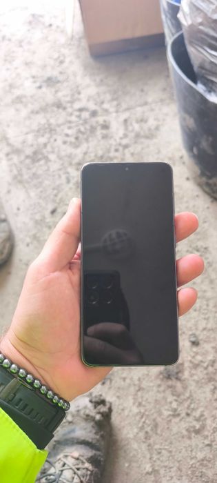 Продавам samsung S21