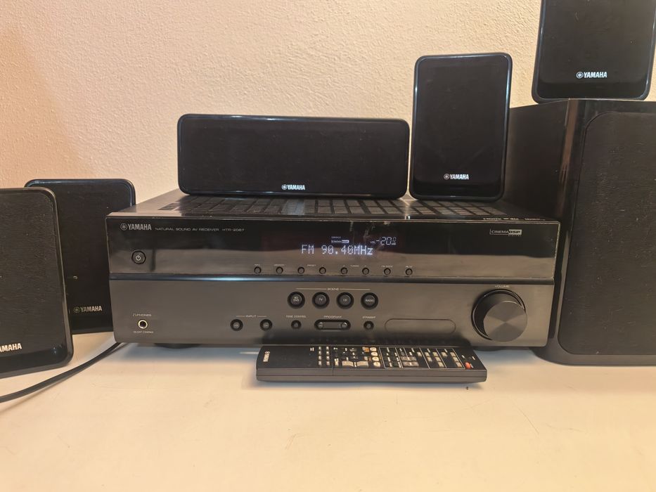Amplificator Yamaha HTR 2067 cu boxe Yamaha  NS B20 si Subwoofer NS SWP 20 telecomanda originala