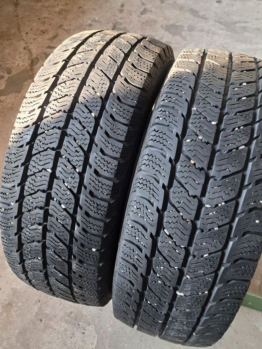 2 anvelope iarnă 215 65 R16C Semperit