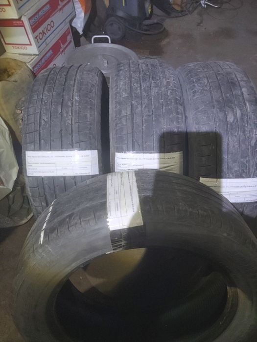 Продам б/у летнию резину 18 размера