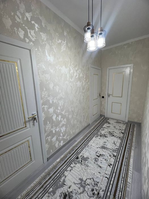 Modern sergeli 3-sergeli metro bekati oldida