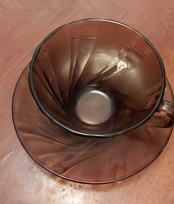 Vand set de 6 cesti si 6 farfurioare Duralex,made in France,nefolosite