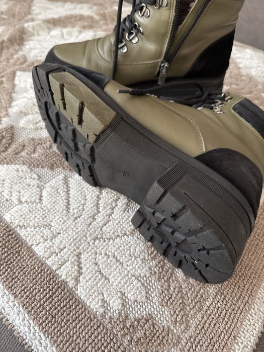 Продам зимние ботиночки