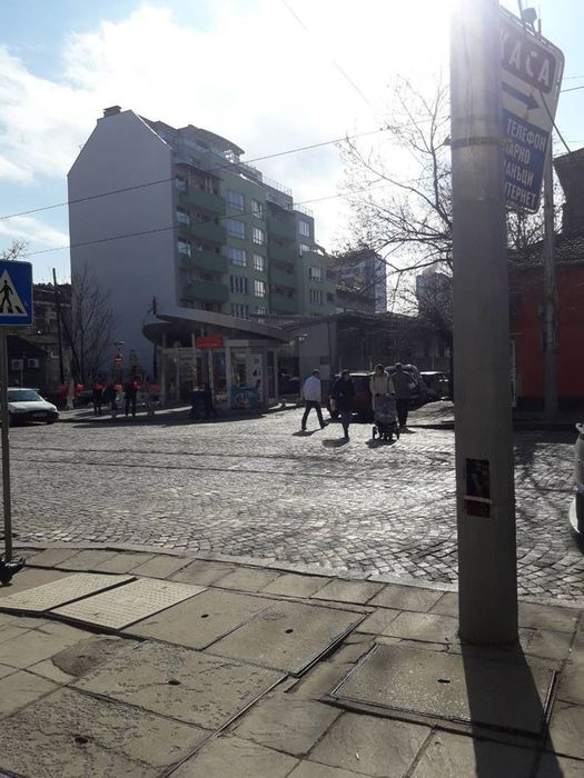 Магазин на Пиротска до пазара – възлово място с огромен поток