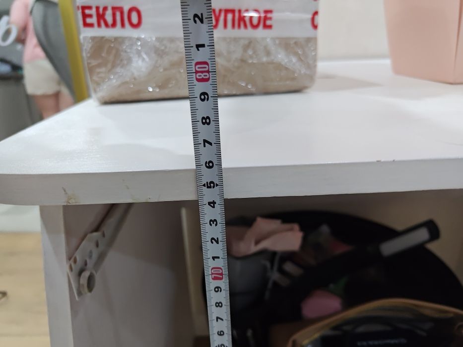 Стол компьютерный, белый