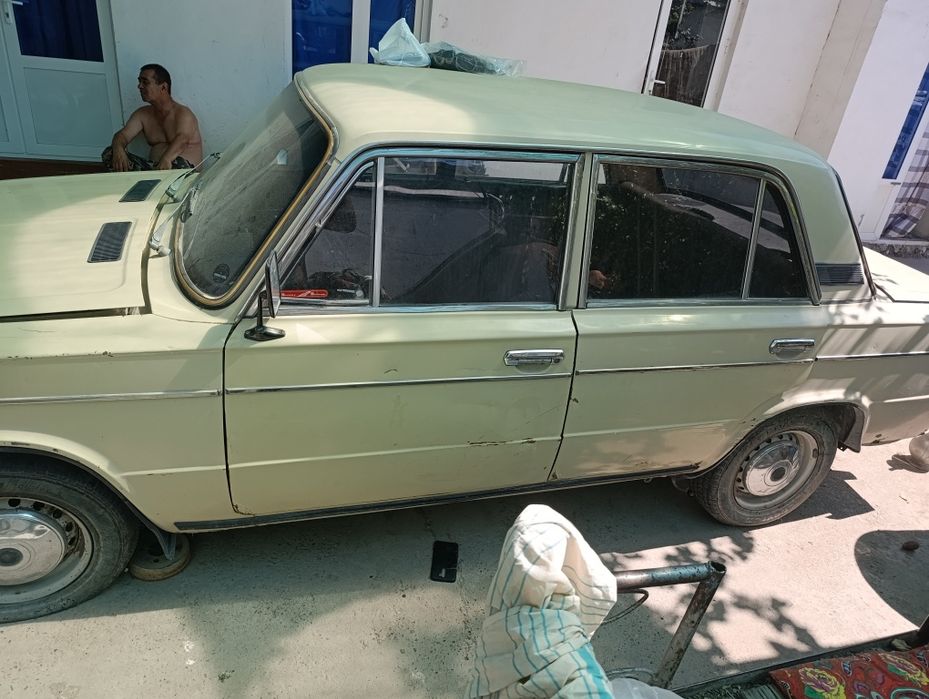 Vaz 2106 sotiladi srochni