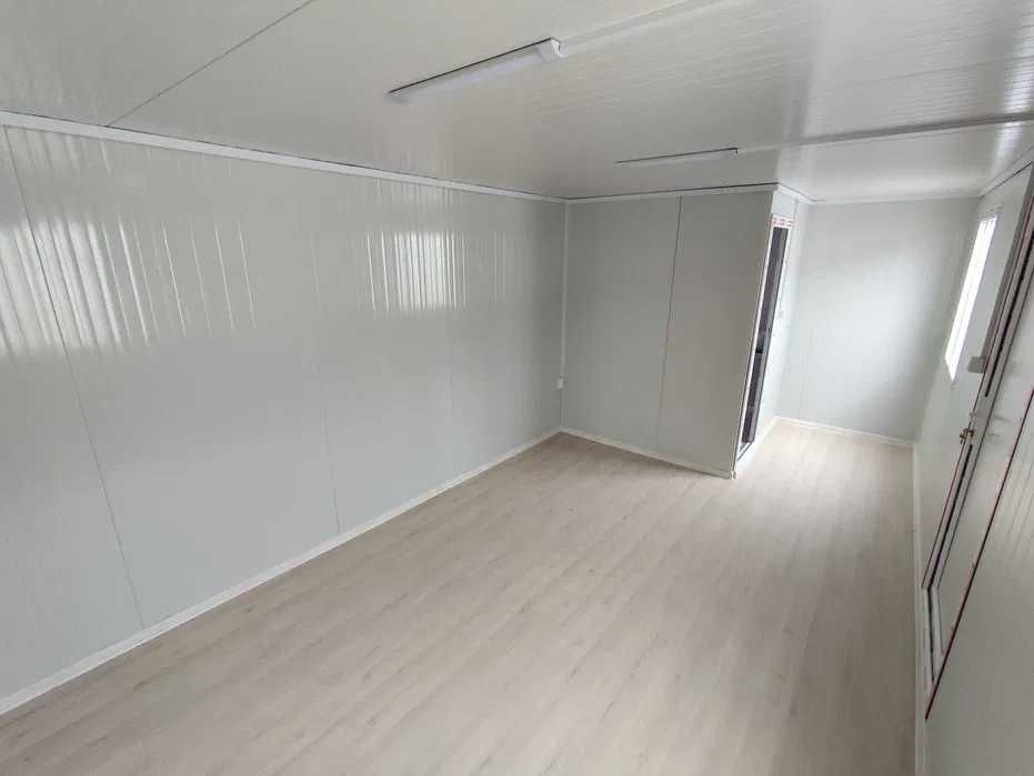 Контейнери 300см/600 см със санитарен възел