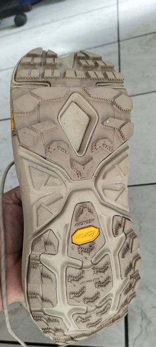 Hoka kaha.  Măr. 40.