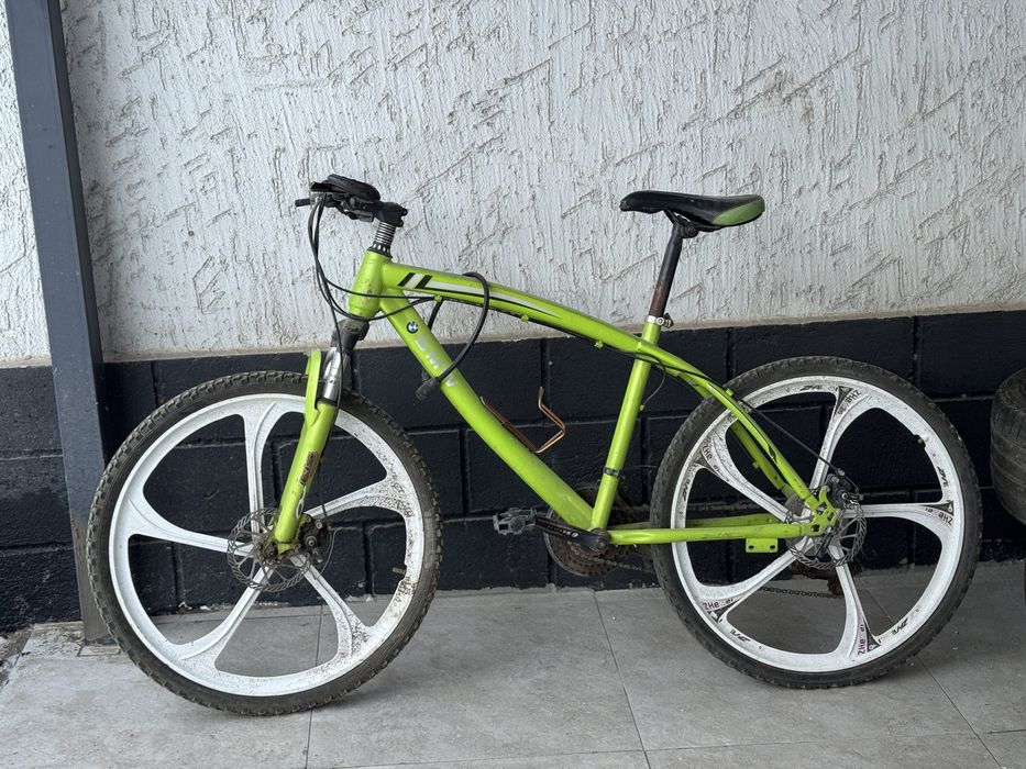 продам велосипед bmw(бмв) титановые диски