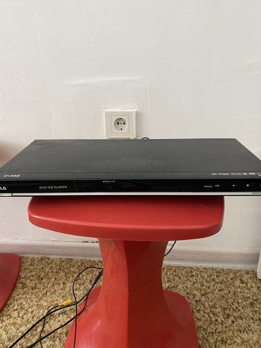 LG DVD Player DV588 — в отличном состоянии