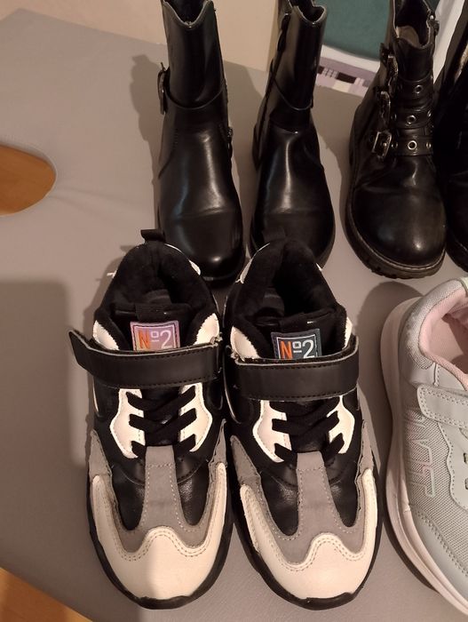 Продаю обудь на девочку по 1000тг